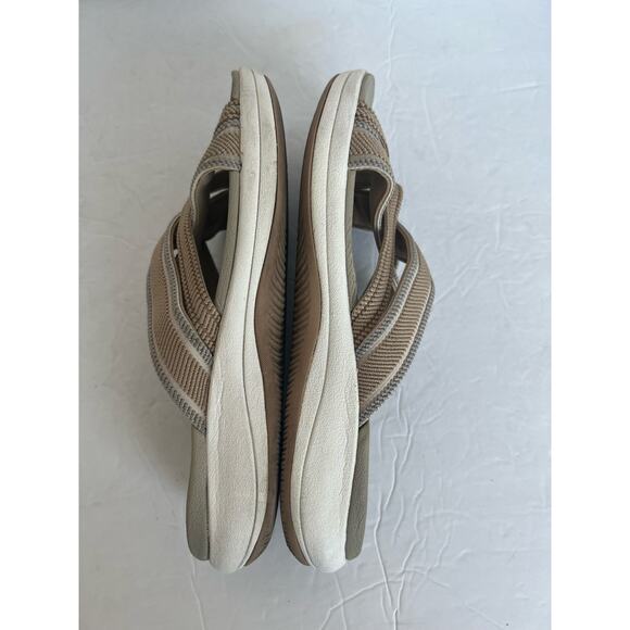 Clarks Cloudsteppers Mira Isle Tan/White Canvas Strap Flip Flop Slide Sandal 7.5 - Picture 8 of 11